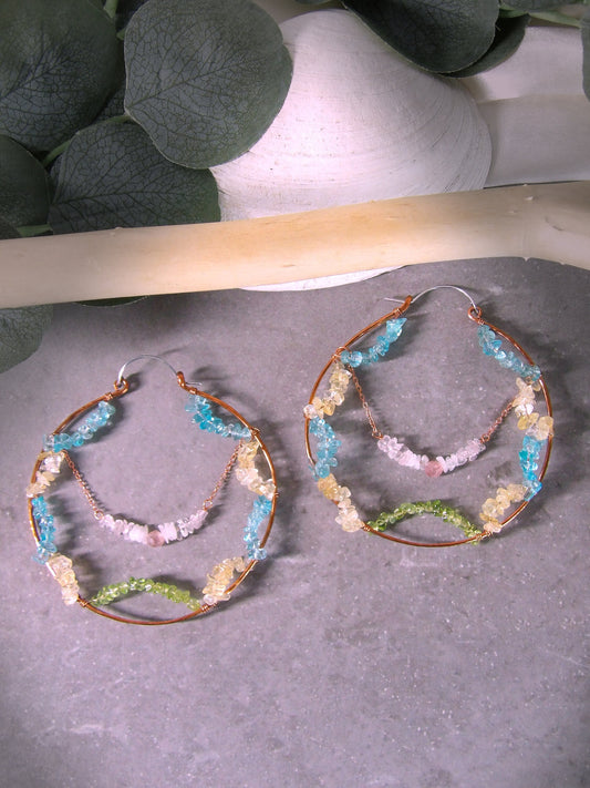 extra large hammered copper hoop earrings - gemstone chip earrings - bohemian earrings - boho earrings - sustainable fashion - rustic earrings