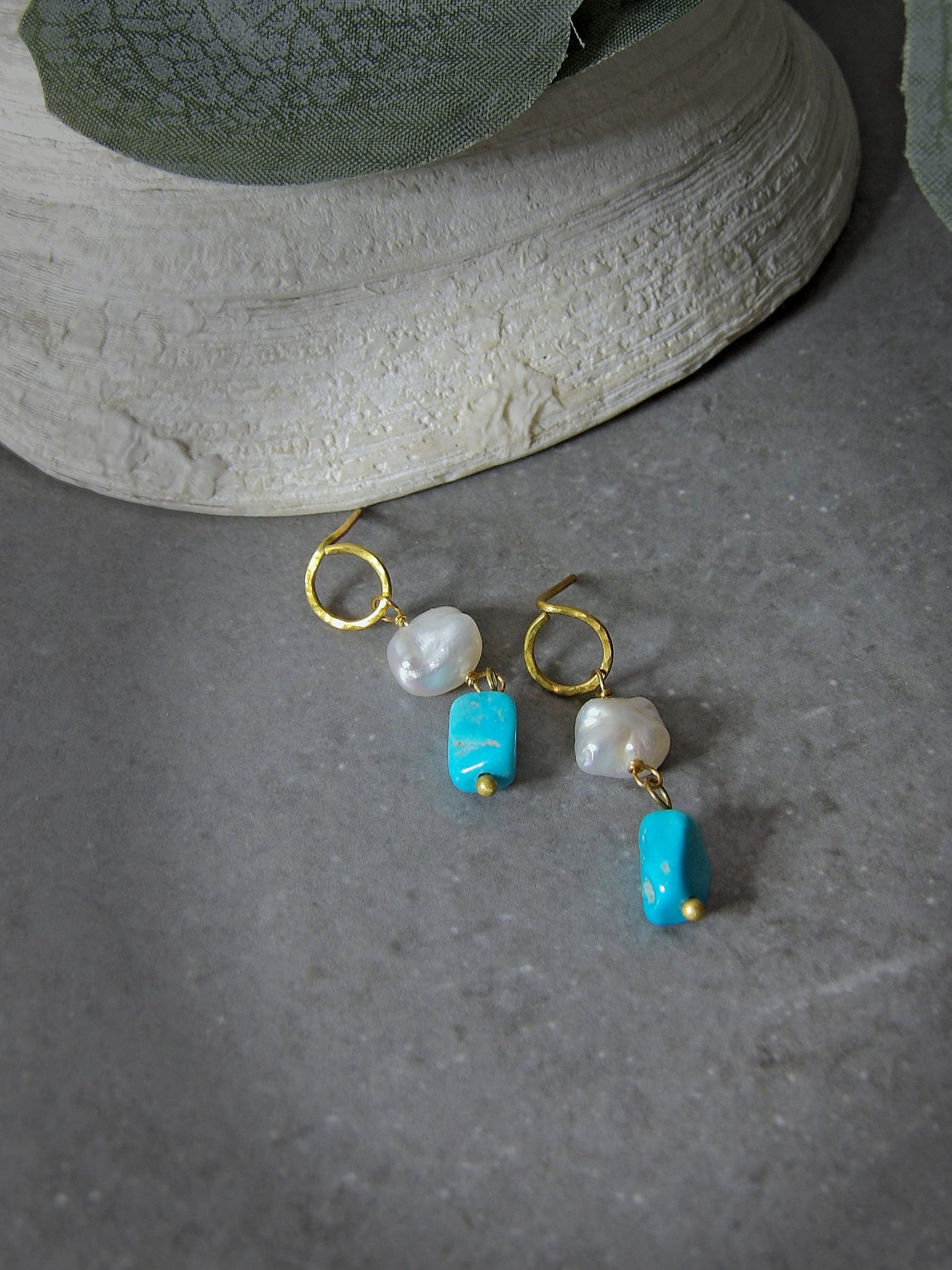 Irregular pearl earrings. Baroque pearl earrings. Arizona Turquoise Earrings. Turquoise Stud Earrings. Eco friendly authentic turquoise jewelry. Bohemian jewelry. Boho earrings. Open circle stud earrings.