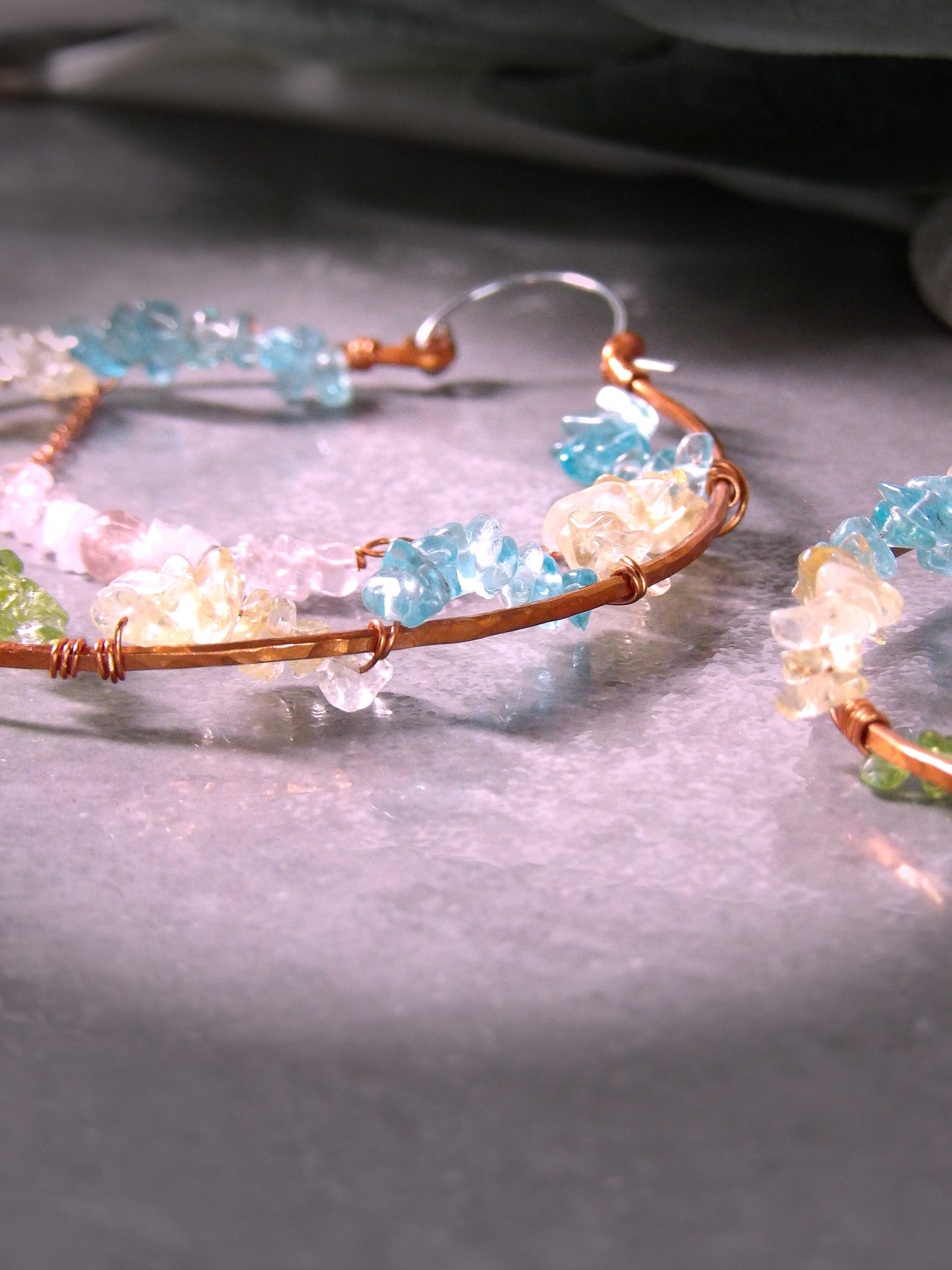extra large hammered copper hoop earrings - gemstone chip earrings - bohemian earrings - boho earrings - sustainable fashion - rustic earrings