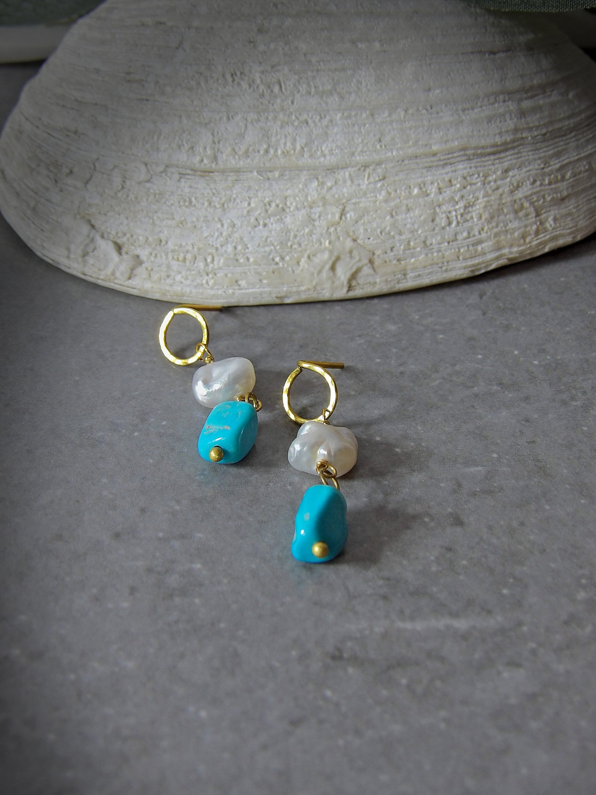 Irregular pearl earrings. Baroque pearl earrings. Arizona Turquoise Earrings. Turquoise Stud Earrings. Eco friendly authentic turquoise jewelry. Bohemian jewelry. Boho earrings. Open circle stud earrings.
