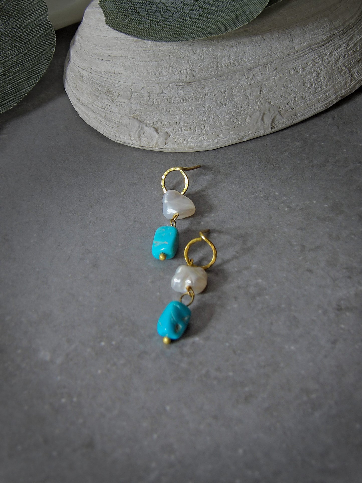 Irregular pearl earrings. Baroque pearl earrings. Arizona Turquoise Earrings. Turquoise Stud Earrings. Eco friendly authentic turquoise jewelry. Bohemian jewelry. Boho earrings. Open circle stud earrings.